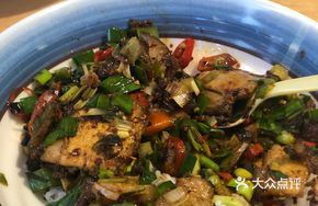Stir-fried Pork with Garlic Greens