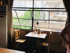 靠窗位-仙峰天然面包(迎宾路店)