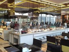 -大中华希尔顿酒店-念自助餐·嗨啤·小龙虾