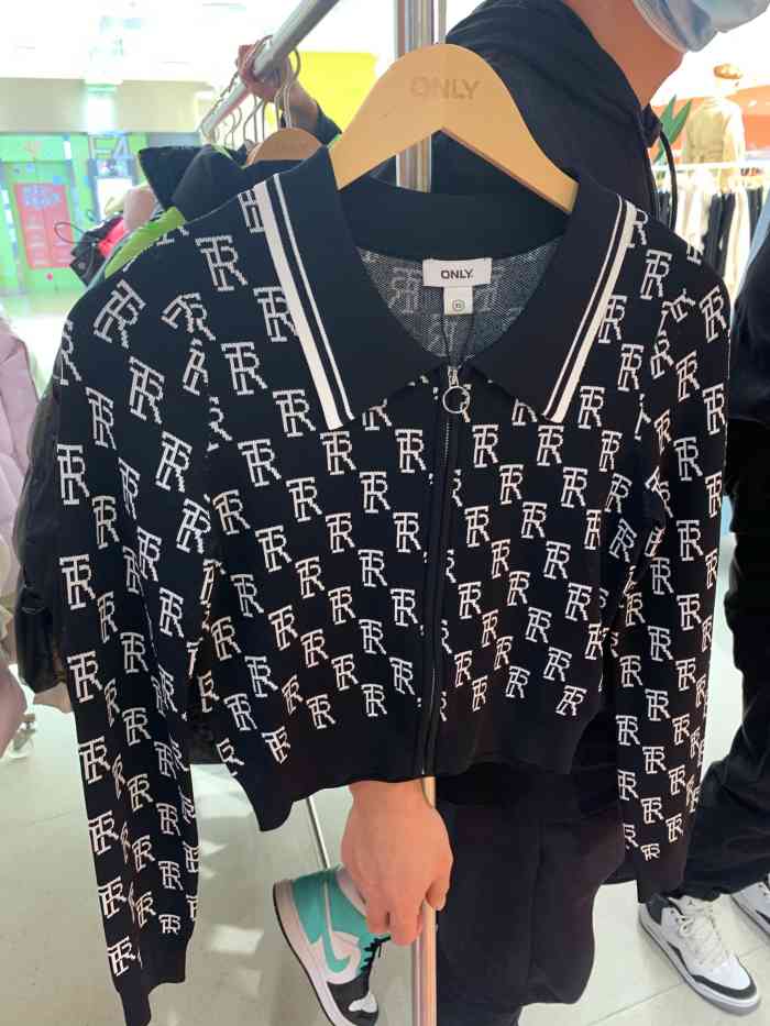 only(西单大悦城店)-"昨天去大悦城逛逛,好久没进only了,看.