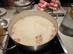 -尚尚仙·酸汤猪手·猪肚鸡火锅(华联万柳购物中心店)