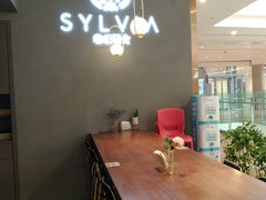 -POKEE VIA&Brunch·维娅(重庆来福士店)