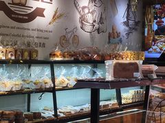 面包甜点陈列柜-龙山村烘焙工坊(杨庄店)