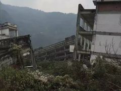 -四川汶川特大地震漩口中学遗址