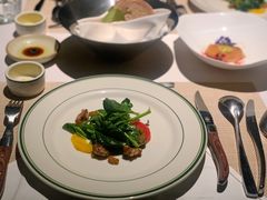 琥珀核桃有机菠菜沙拉-93Club·法餐厅