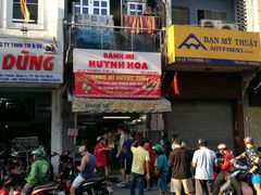 -Bánh Mì Huynh Hoa