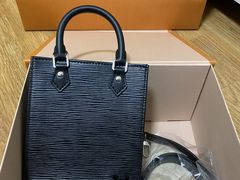 -LV路易威登(贵和购物中心店)