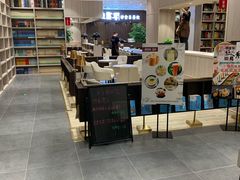 -钟书阁(群光广场店)