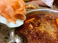 梭边鱼-肖肖酸萝卜鱼火锅(总店)