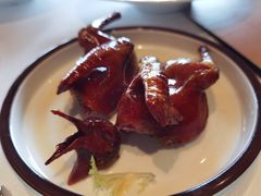 玻璃皮润烧乳鸽王-富力丽思卡尔顿酒店·丽轩中餐厅