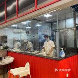 工业风海鲜宵夜大排档