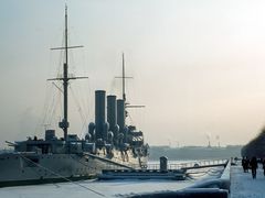 -阿芙乐尔号巡洋舰