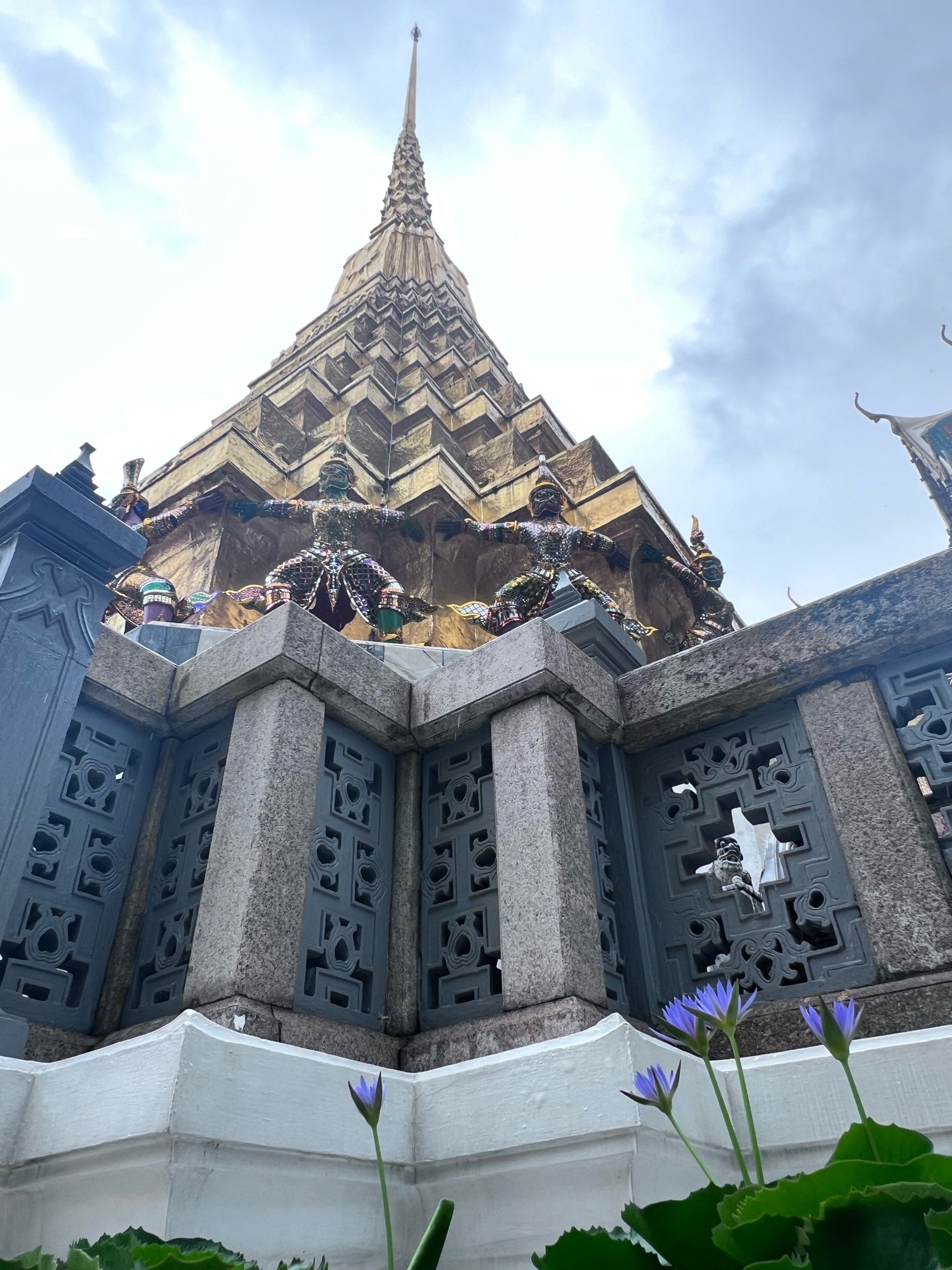 卧佛寺有开半天的,有全天不开放的,别跑空哦!