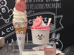 -LINE FRIENDS Garosu-gil Flagship Store