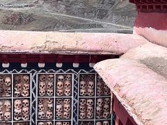 -比如骷髅墙景区