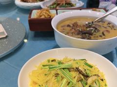 -海派美食·家宴海鲜青岛菜·石锅鲽鱼头(东方城店)