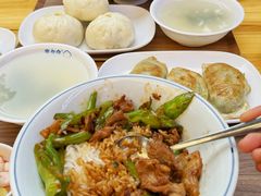 -李与白包子铺(桐梓林店)