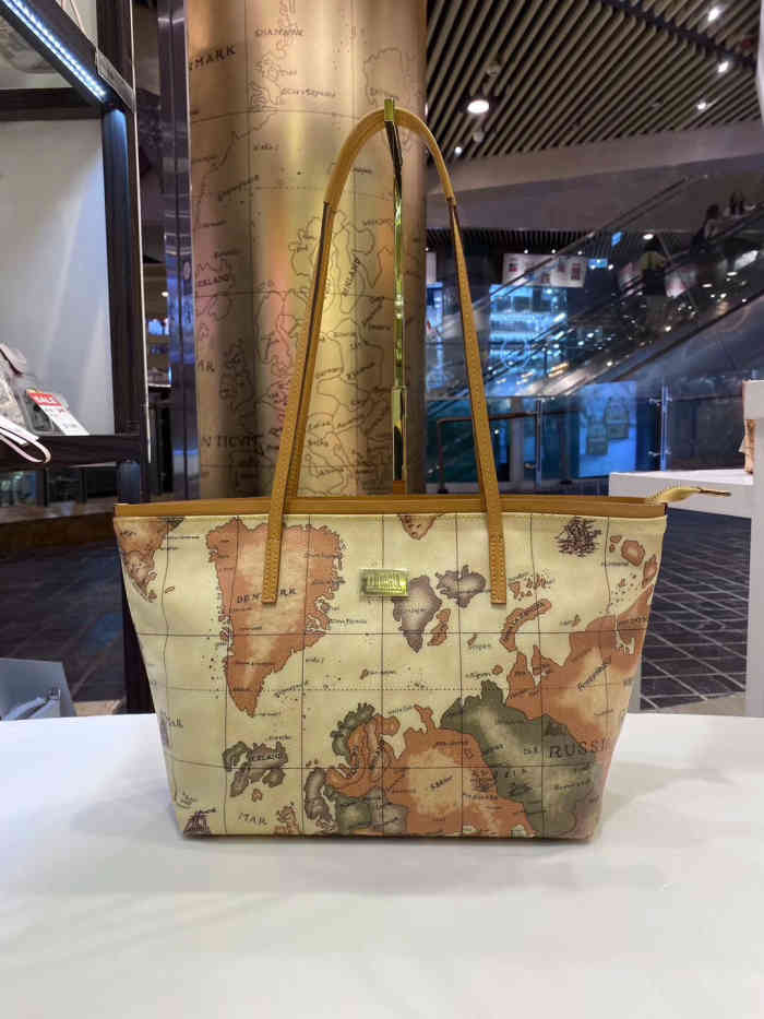 bubble-"这个牌子早几年曾经一时狂热,地球包. ."-大众点评移动版