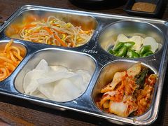 辣白菜等四种小菜-珍慧韩式烤肉한.식당