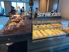 面包甜点陈列柜-Social 秀西餐厅-长沙瑞吉酒店(运达店)