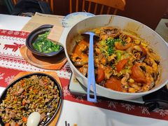 -刘姐啤酒鱼民族演艺餐厅(西街总店)