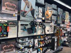 -迪卡侬(西三旗店)