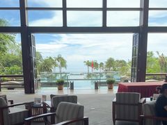 -亚龙湾喜来登·美景台大堂吧