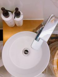 -苑苑vbeauty科技美容SPA