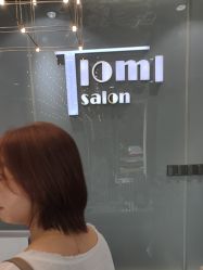 -Tloml salon