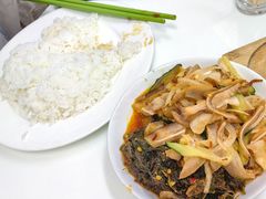 -缅华南国小食店