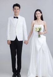 -伯爵婚纱摄影(光谷店)