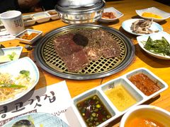 -唯成•韩国炭火烤肉 유성고기