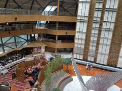 -上海滴水湖皇冠假日酒店