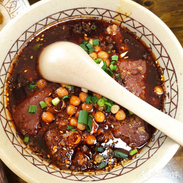 小区旁边的家常小馆一多村拾光坝坝宴(合能店)