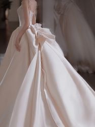 -艾米丽婚纱礼服