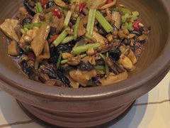-阿瓦山寨·湘菜现炒·剁椒鱼头王(咸阳总店)