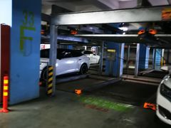 -丽丰购物中心·停车场