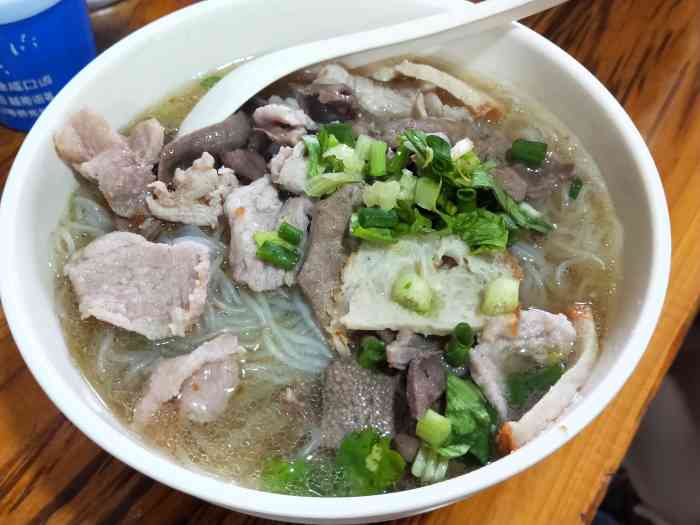 潮味香汤粉世家(西华路店)-"无意中看到一家这个店,很多人入吃,外面都