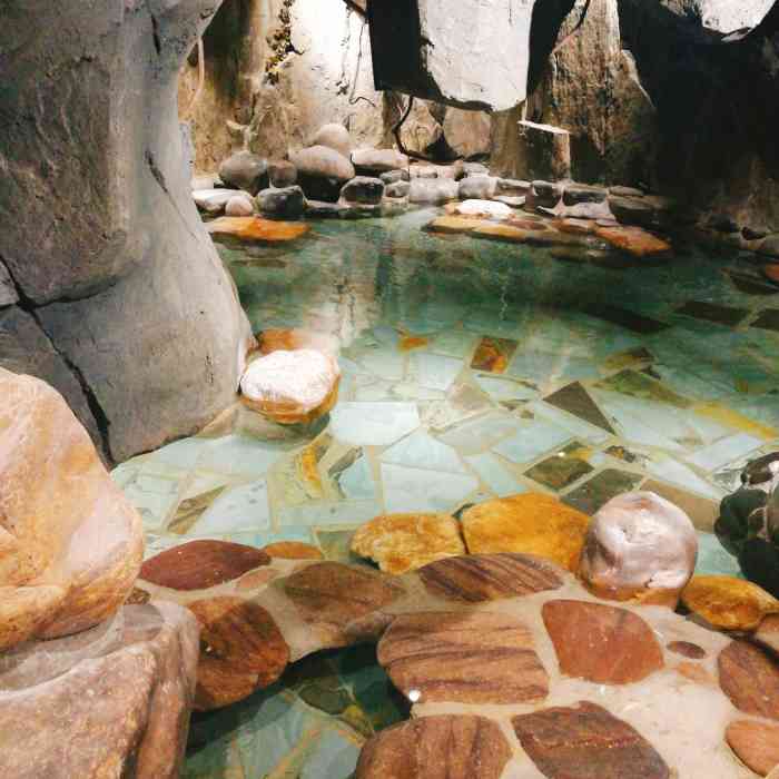 佳和温泉水世界-"初五去的人山人海,一开始拿到33号,工作.