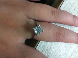 -威德钻石-克拉钻大本营(南京东路店)