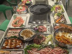 -山野的朋友露营炭火烤肉