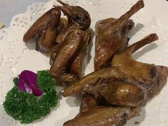 光明招待所红烧乳鸽-光明招待所(邦凯科技园店)