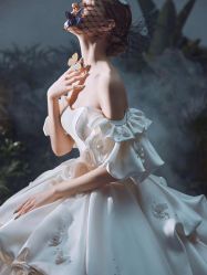 -不晚国际婚纱礼服
