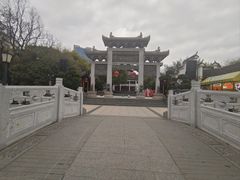 -绳金塔