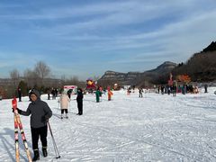 -济南卧虎山滑雪场