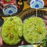 心中的深夜食堂模样 烤肉配小汉堡太绝🍔