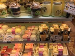 -金色麦甜糕点(面包.蛋糕.华苑店)