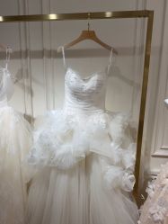 -拉瑞娜LaReine婚纱礼服高级定制