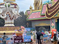 -七彩云南欢乐世界