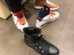 -MCM(比斯特上海购物村店)
